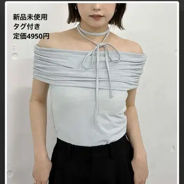 개더 오프숄더 컷 TOPS