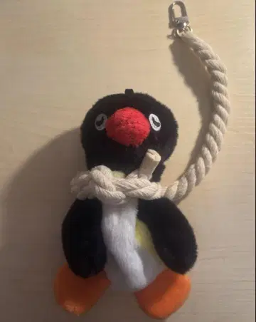 목매달기 핑구 펭귄 봉제 인형