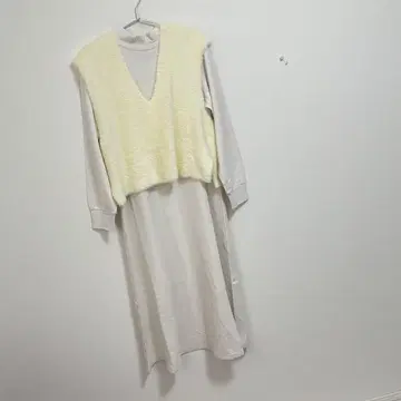 센스 오브 플레이스 바이 어반 리서치 샤기 베스트 레이어드 원피스