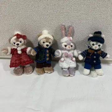 더피 & 프렌즈 시리즈 봉제 인형 배지 4개 세트