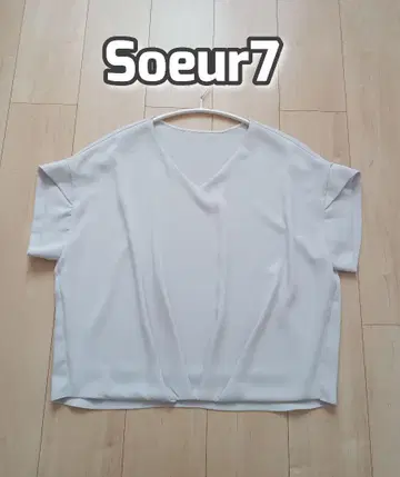 수르 야마다야 V넥 블라우스 소매 밑단 디자인 드레이프감 그레이지