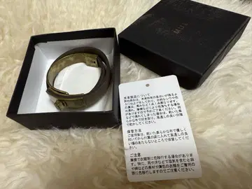 M.U.L. 베이지 가죽 뱅글