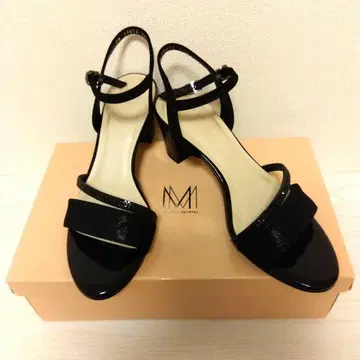 Riz raffinee 스트랩 샌들 블랙 23.5cm