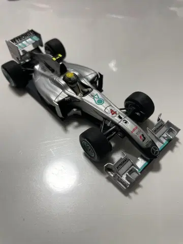 1/43 미니챔프스 Brawn GP BGP001 (2009)