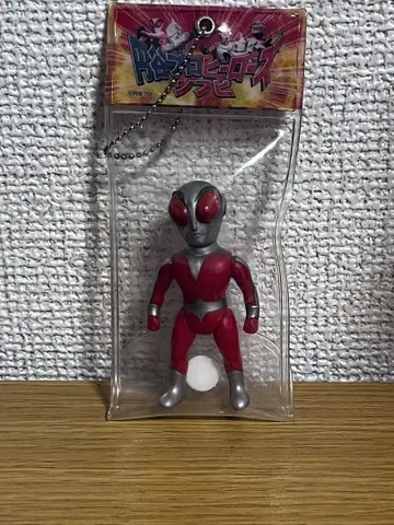 울트라맨 피규어 빨간색과 은색 약 10cm