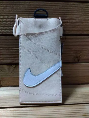 여름에 딱 좋은 나이키 스마트폰 숄더백