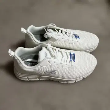 Skechers 화이트 스니커즈