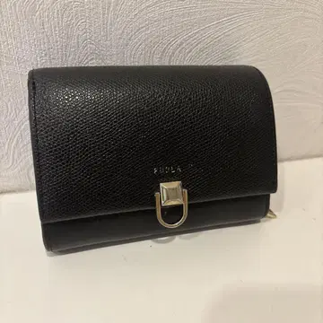 FURLA 블랙 가죽 접이식 지갑 훌라