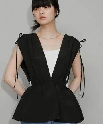 리본 페플럼 뷔스티에 블랙