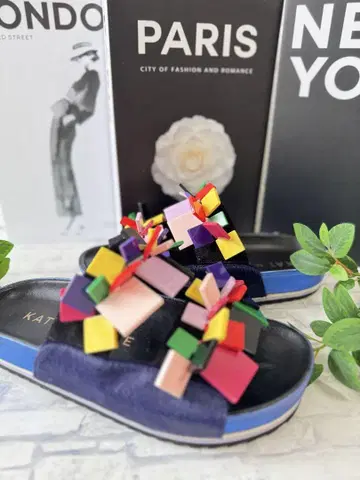 새상품급 컬러풀 샌들 컴포트 샌들 23.5cm