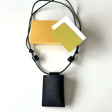 ITTI 블랙 가죽 목걸이 iPod 케이스 기타 블랙