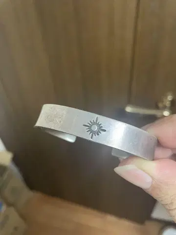애리조나 프리덤 실버 태양 모티브 뱅글