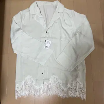 살롱 바이 피치 존 룸웨어