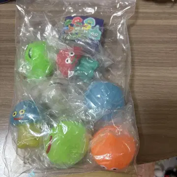 어둠 속에서 빛나는! 푹신푹신 슬라임 전 7종 세트 가챠