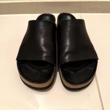 파드칼레 블랙 가죽 샌들