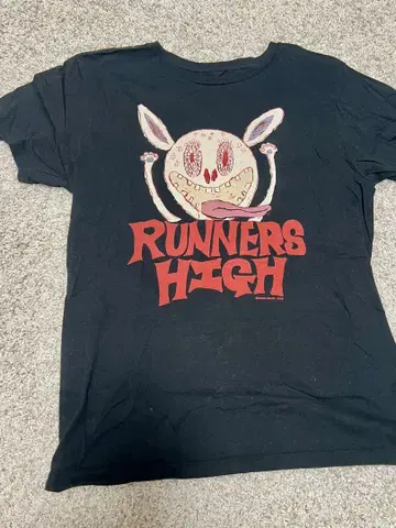RUNNERS HIGH 티셔츠 피로우즈