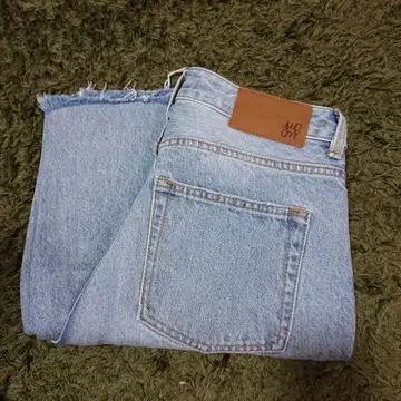 새상품급 라이트 블루 스트레이트 데님 프린지 밑단 사이즈 0 미라오웬