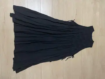 tandey 늑대와 올빼미 블랙 플라워 무늬 슬리브리스 원피스