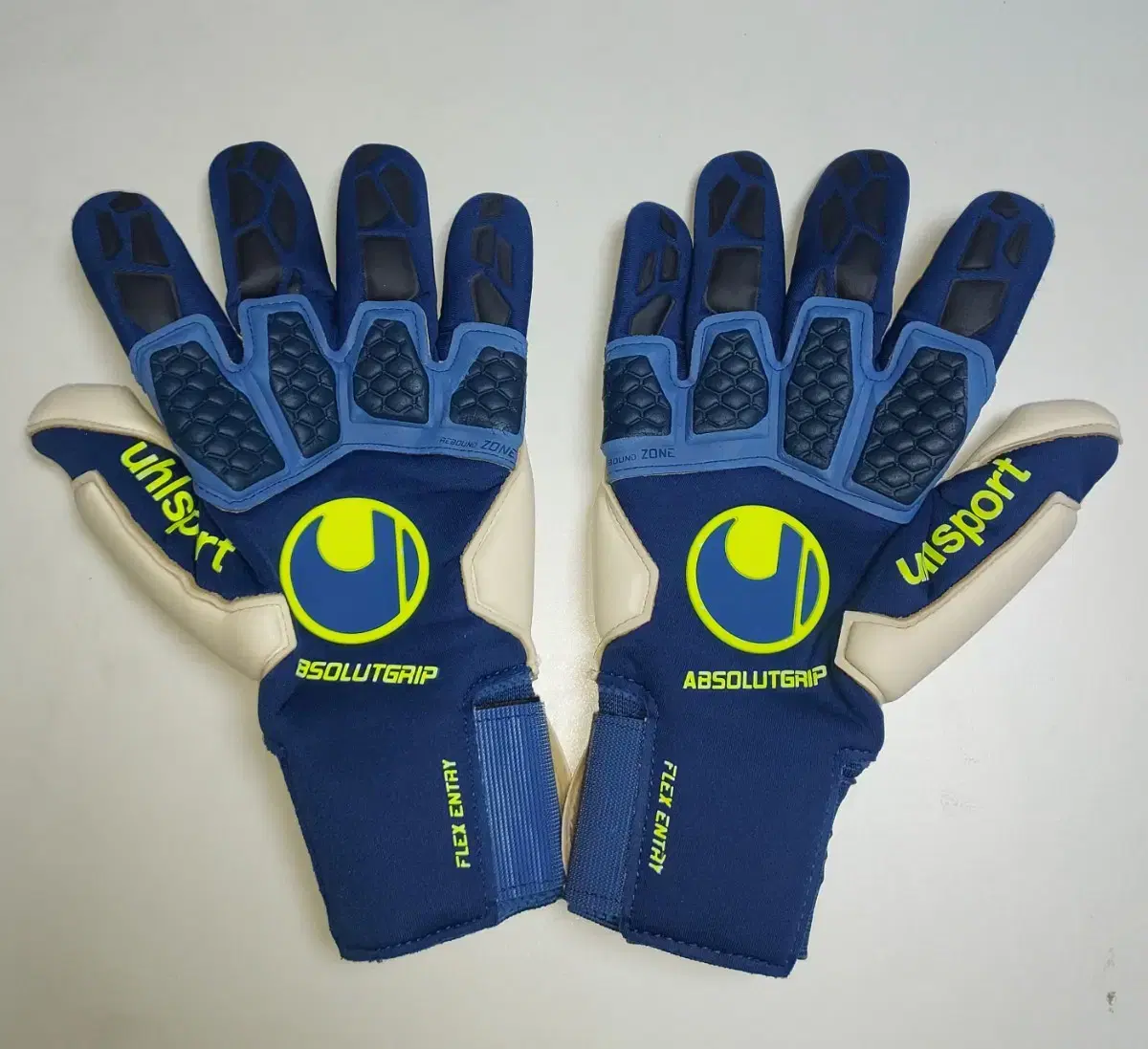 Uhlsport Goalkeeper Gloves, Negative Cut, Size 9, first-come, first-served