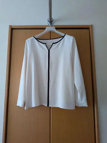 내추럴 뷰티 베이직 바이컬러 디자인 블라우스