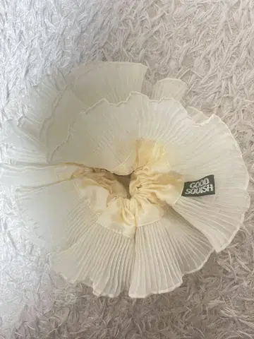 GOOD SQUISH 플리츠 헤어 액세서리 아이보리