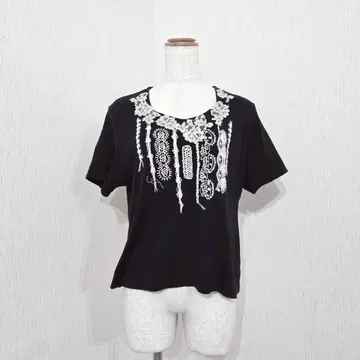 See ya 레이스 장식 블랙 티셔츠 꽃무늬 자수 디자인 블랙