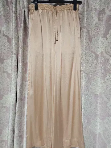BEIGE 살몬 핑크 새틴풍 와이드 팬츠