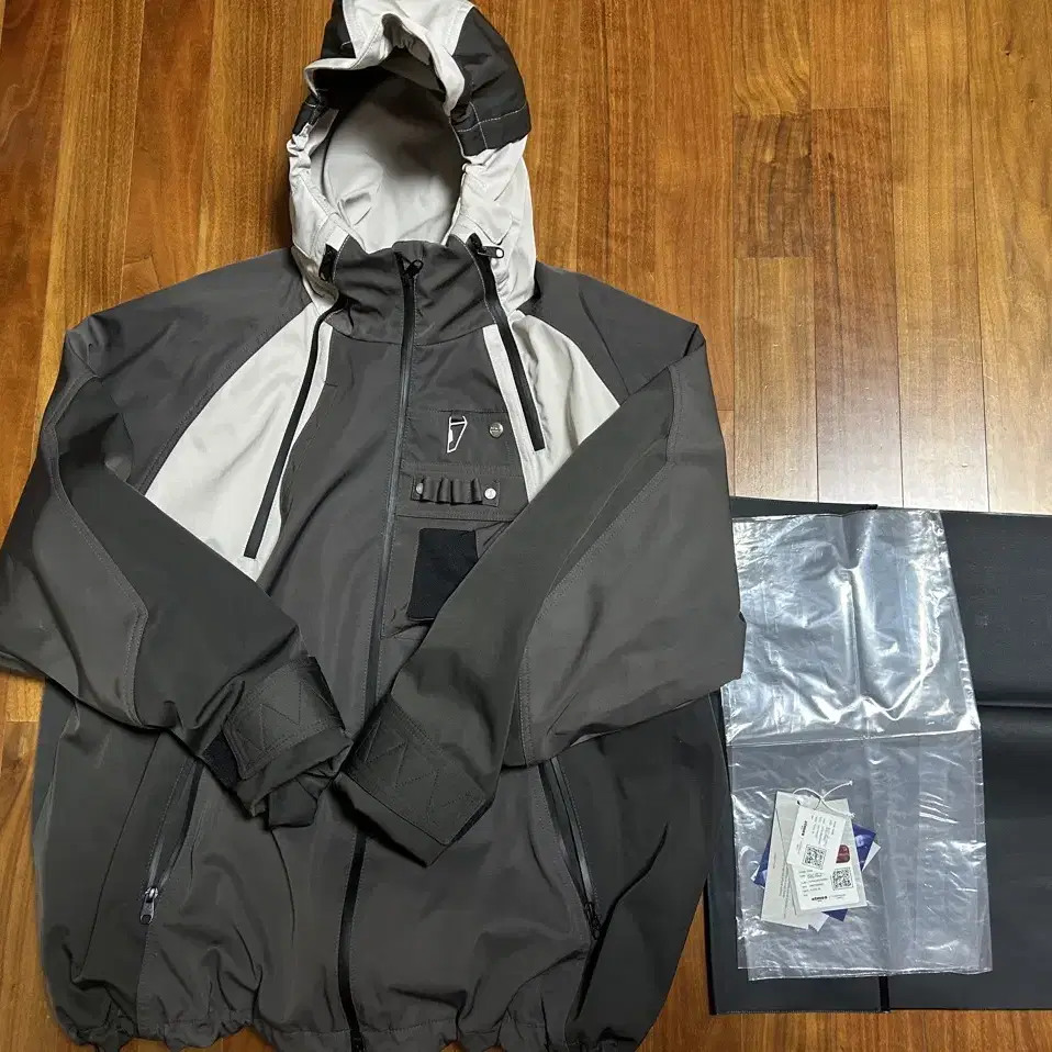 【Undermycar】London Heritage Check Fleece Hooded Jacket LONDON HERITAGE CHECK FLEECE HOODED JACKET - LONDON HERITAGE