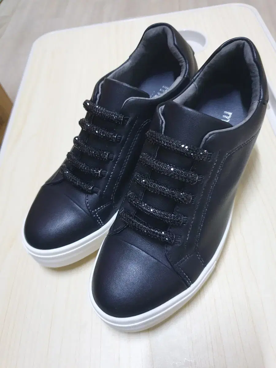 Mook leather sneakers 235