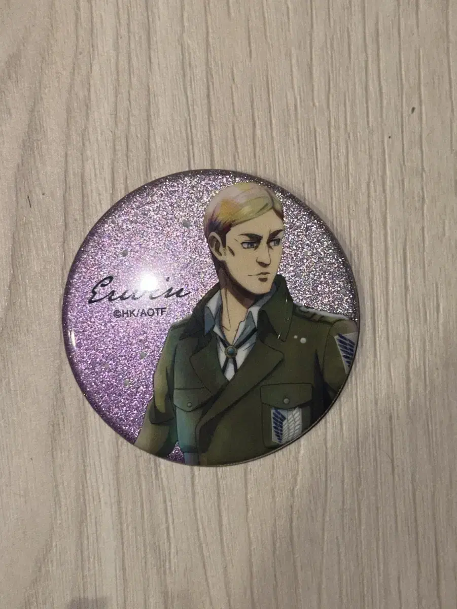 Attack on Titan Glitter Pin Badge lvin