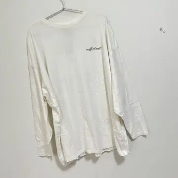 언그리드 백 포토 프린트 롱 슬리브 Tee