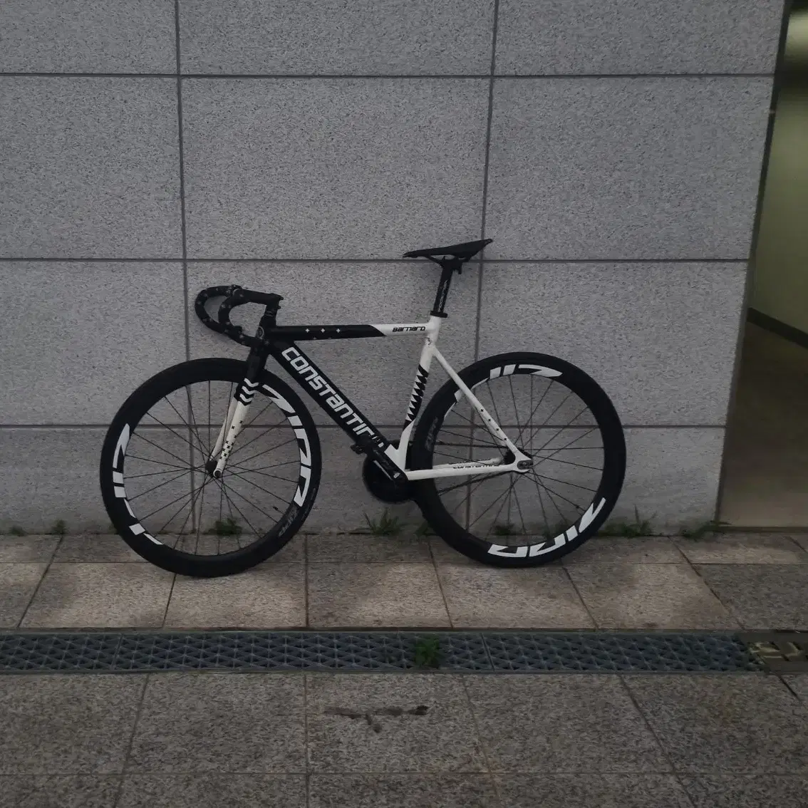 Zipp 303 SE. Includes Core Lock. on Bunjang Global Site.