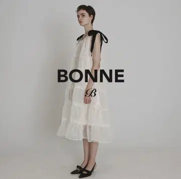 BONNE 아이보리 프릴 원피스