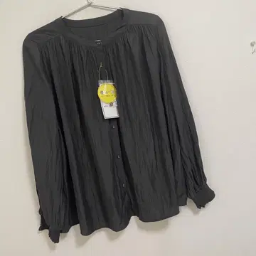 로페피크닉 찢어진 개더 블라우스