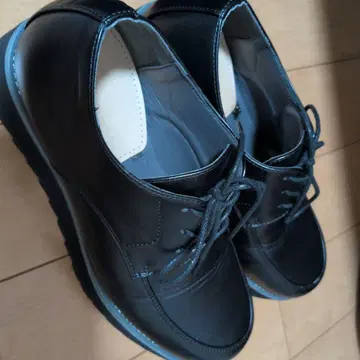가죽 블랙 캐주얼 슈즈 clel
