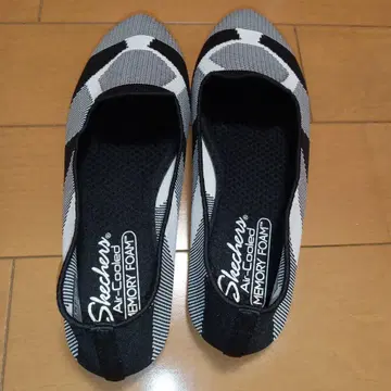 Skechers 스케쳐스 에어 쿨드 메모리 폼