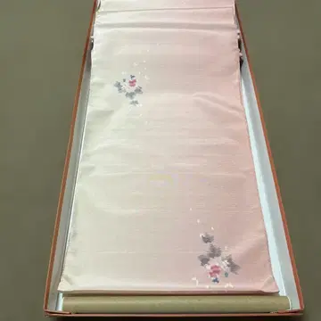 핑크 꽃무늬 명주 기모노