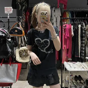 하트 라메 프린트 y2k 피치 티 헤이세이 블랙 티셔츠