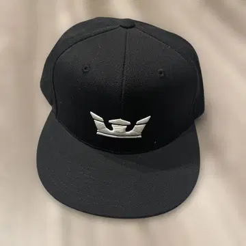 SUPRA 블랙 스냅백 캡