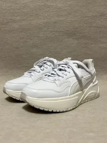 PUMA 통굽 스니커즈