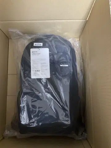 incase Icon Slim Backpack 블랙