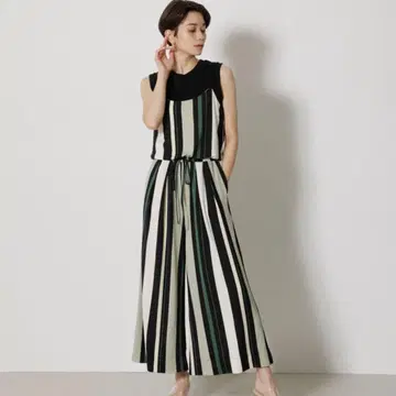 스트라이프 슬리브리스 팬츠 셋업