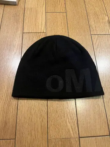 oMA 로고 블랙 비니