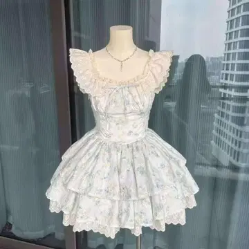 꽃무늬 프릴 화이트 드레스
