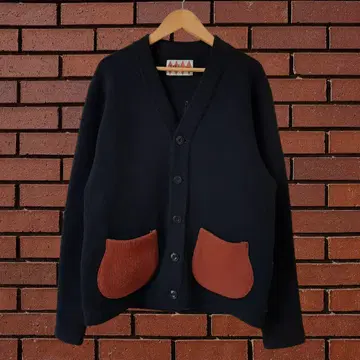 WEIRDO GLADHAND 포켓 절개 펠트 와펜 가디건 블랙