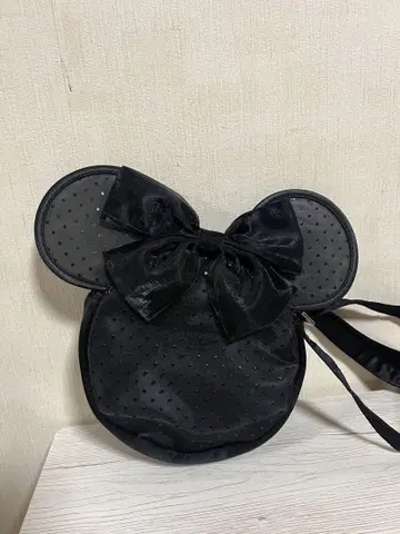 미키 귀가 달린 블랙 미니백