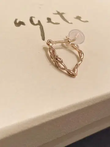 미사용 새상품 한쪽 귀걸이 agete 꽃잎 시스루 후프 귀걸이 k10
