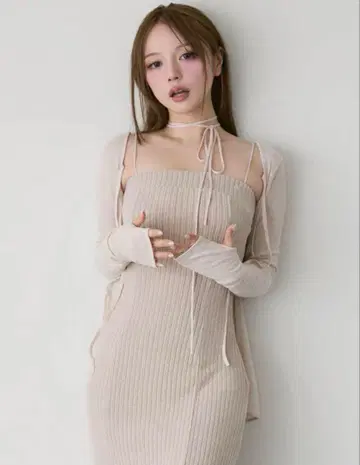 레이스 리본 카디건과 메리 베이지