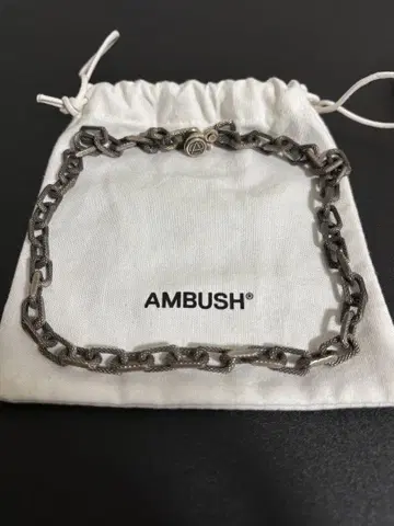 앰부쉬 AMBLEM 텍스처드 체인 네크리스