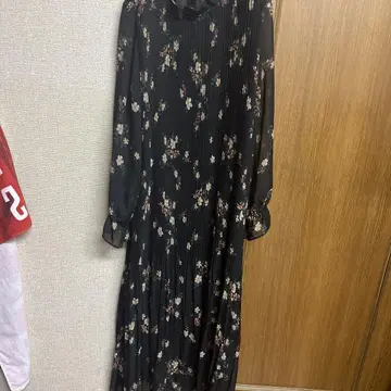 꽃무늬 플리츠 원피스 블랙